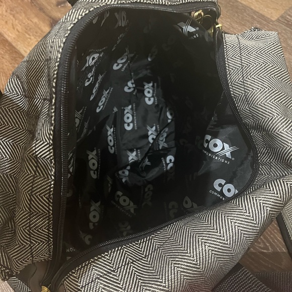 EUC Andre agassi charitable foundation weekender /travel bag by cox - Picture 6 of 15